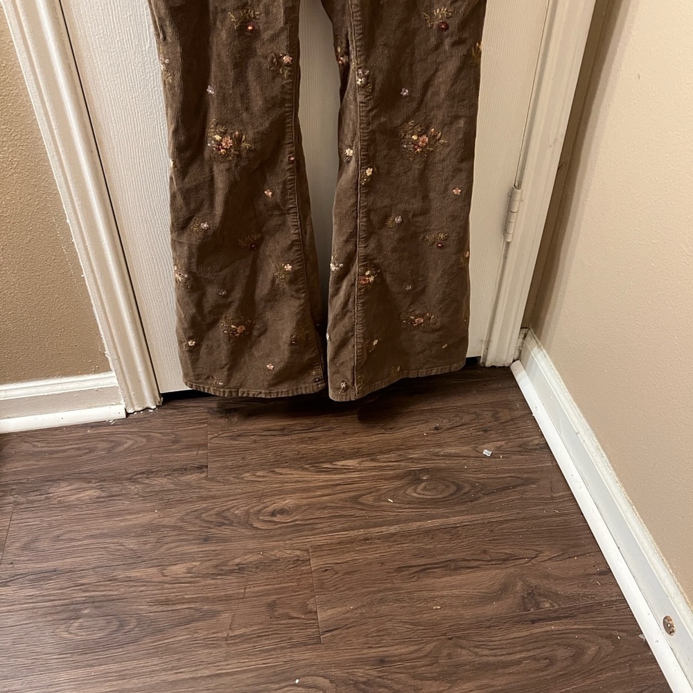 Driftwood Embroidered Cord
Coverall size L - Picture 7 of 11